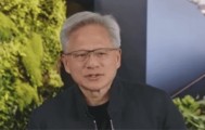 黄仁勋：美国政策基于“中国无法制造AI芯片”假设，“这一假设现在看来显然错误”