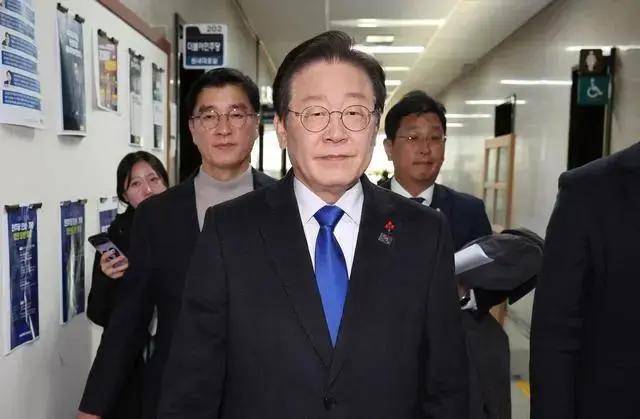 尹锡悦险中求稳：戒严风波逆转，国民力量党撑腰，李在明盼破局！