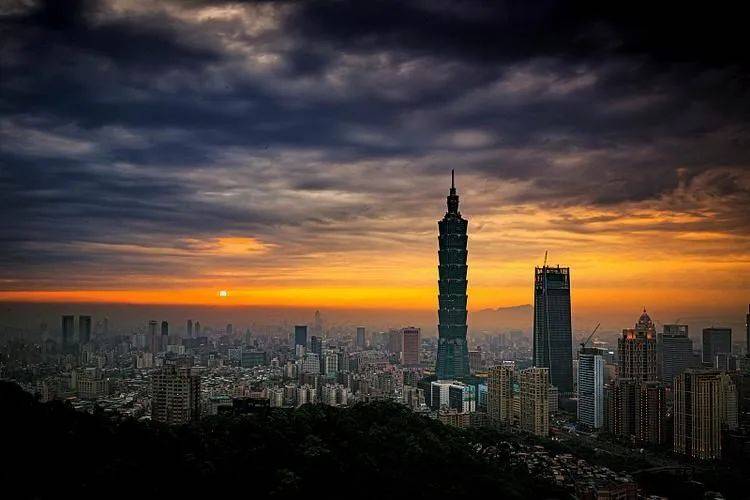 大陆定调统一后，一天之内，赖清德立马实施2轮报复，岛内果然出事了