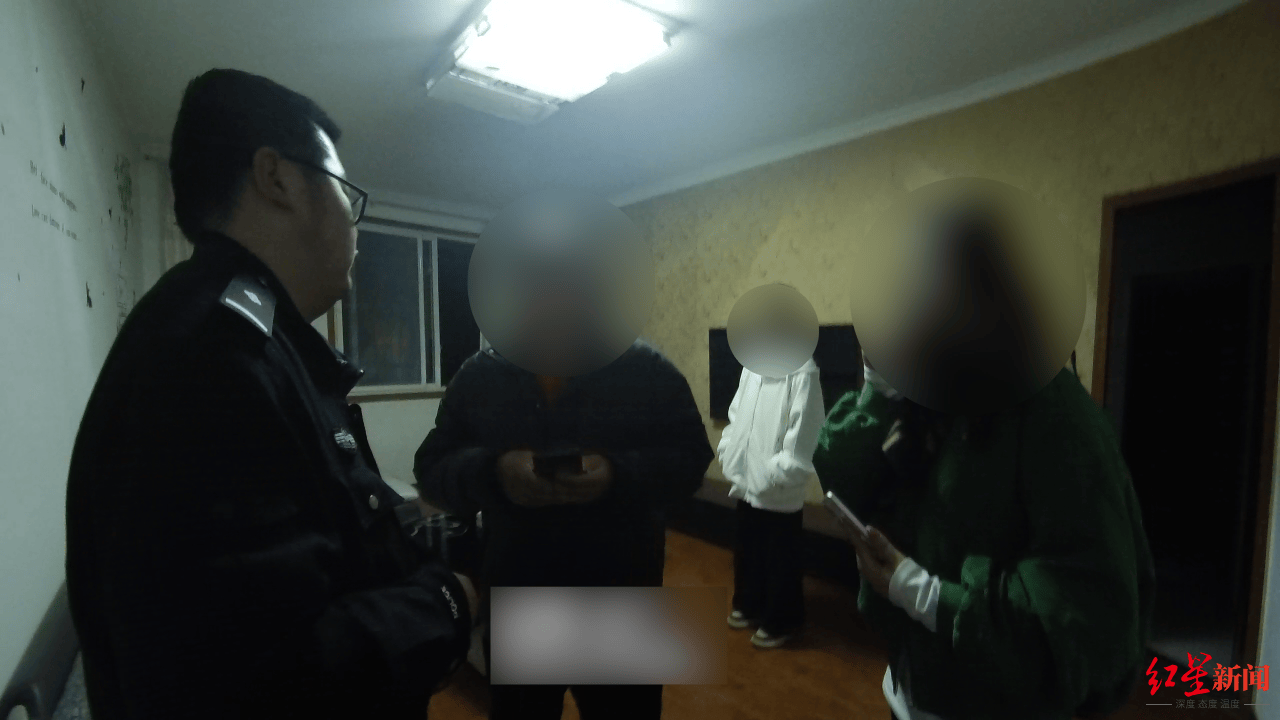 网友报警“她3天没上线了”，24岁独居女子被民警找到时正躺地上抽搐