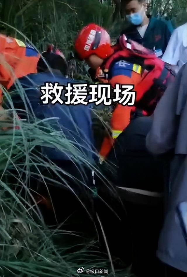 四川一特斯拉坠河驾驶人身亡，知情人士发声